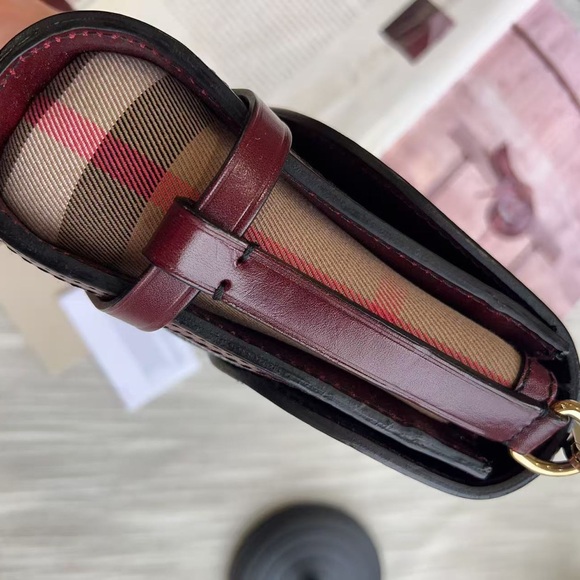 Burberry House Check Pattern Crossbody Bag - Picture 3 of 6